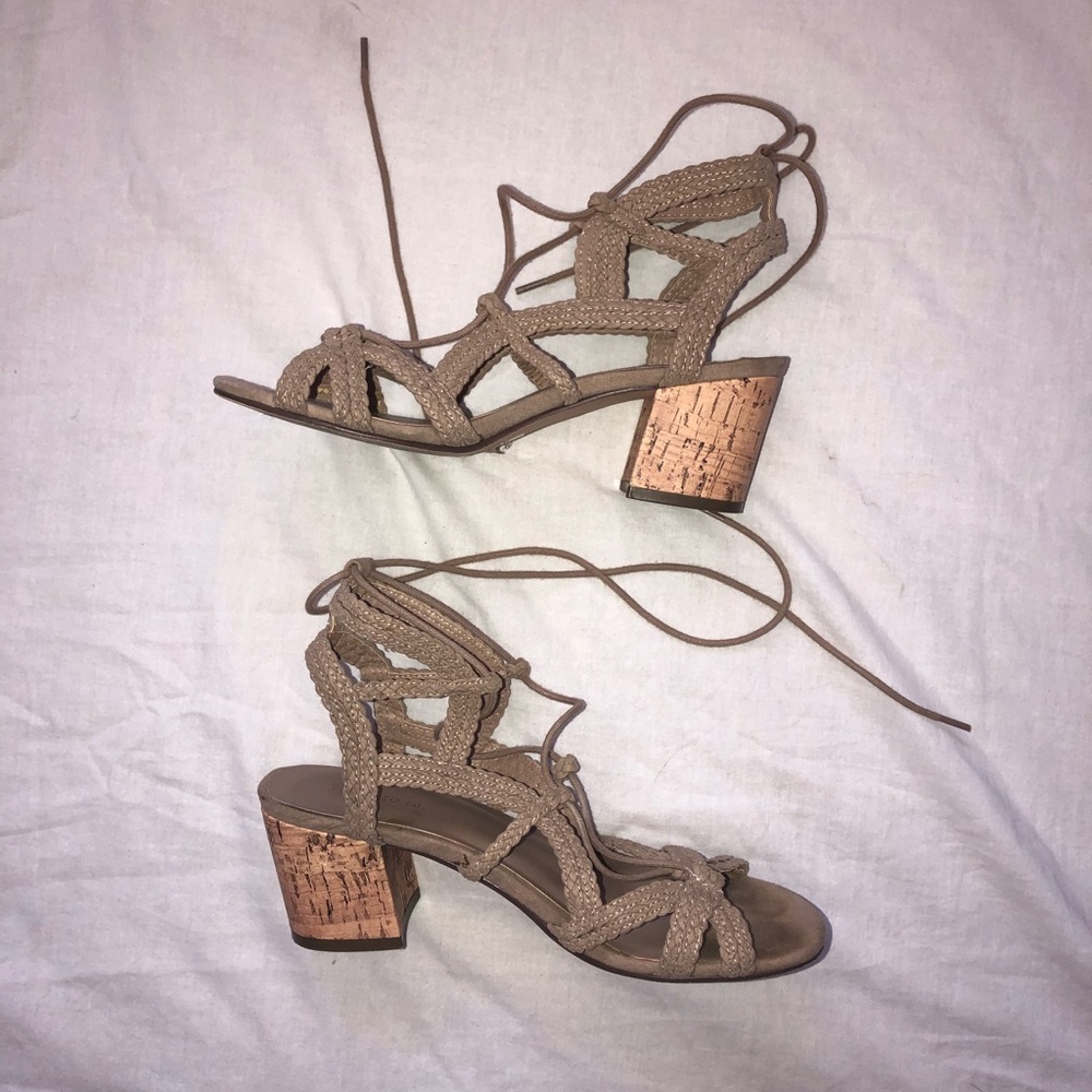Indigo Rd. Beige strappy sandals with small heel